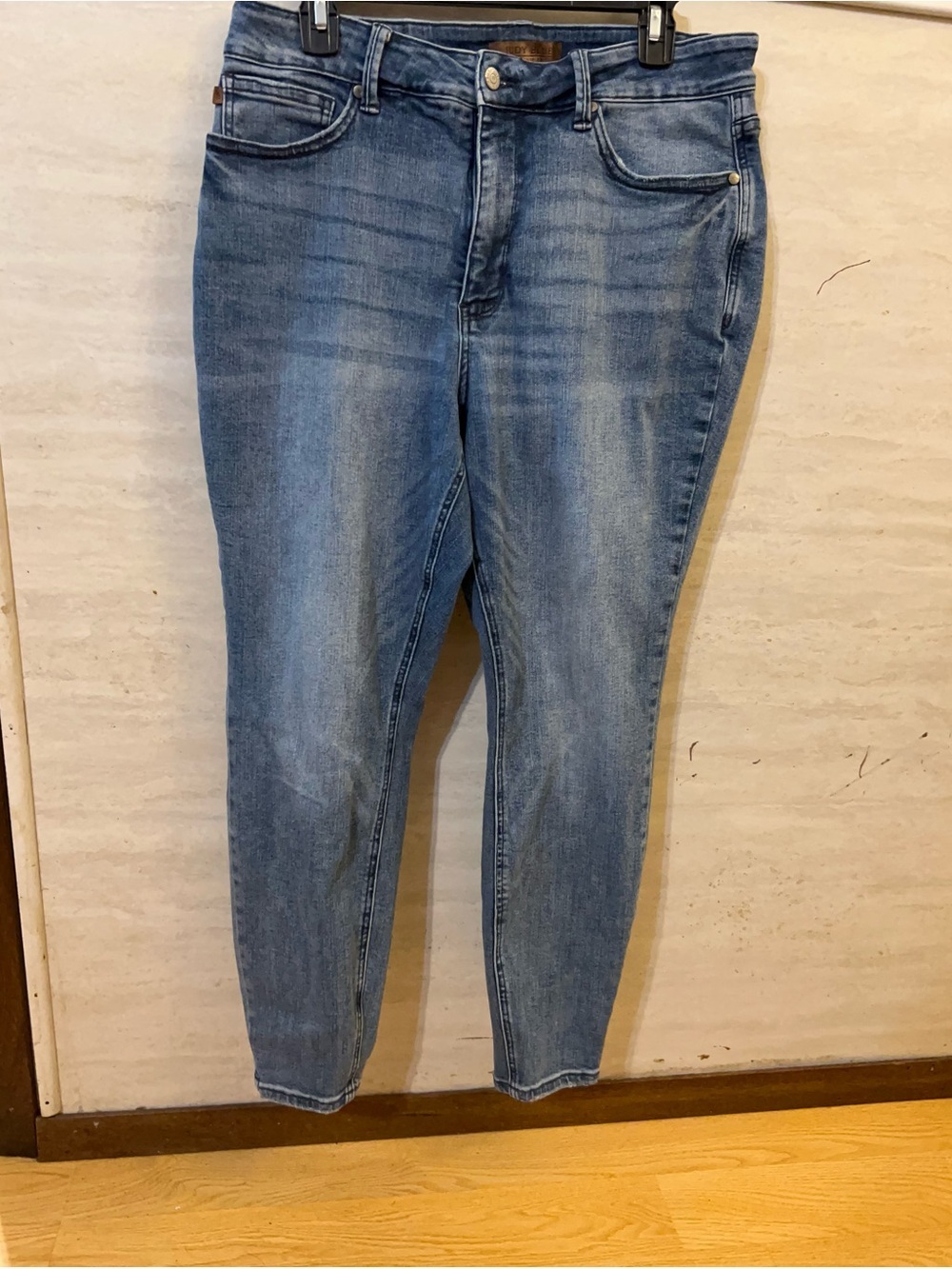 Judy Blue Skinny Jeans Classic Medium-Light Wash